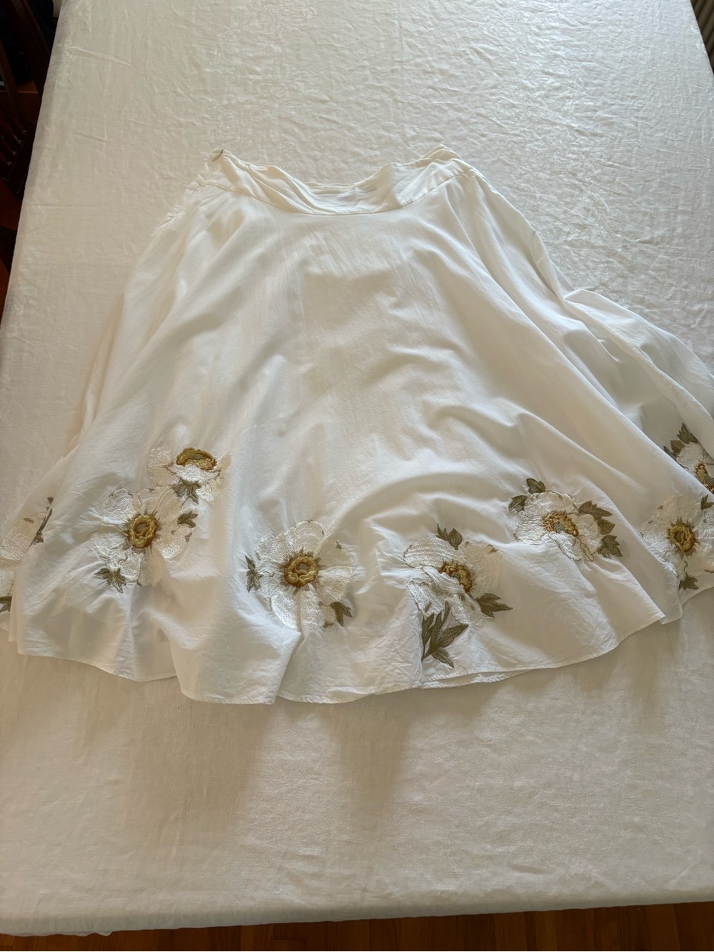 Isda & Co. White Floral Embroidered Skirt - Picture 4 of 7